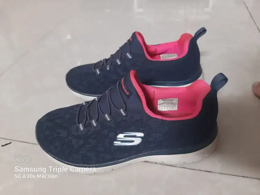 Sepatu Skechers