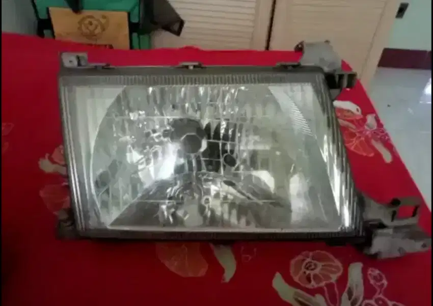 Set Lampu depan Kijang Krista 2002
