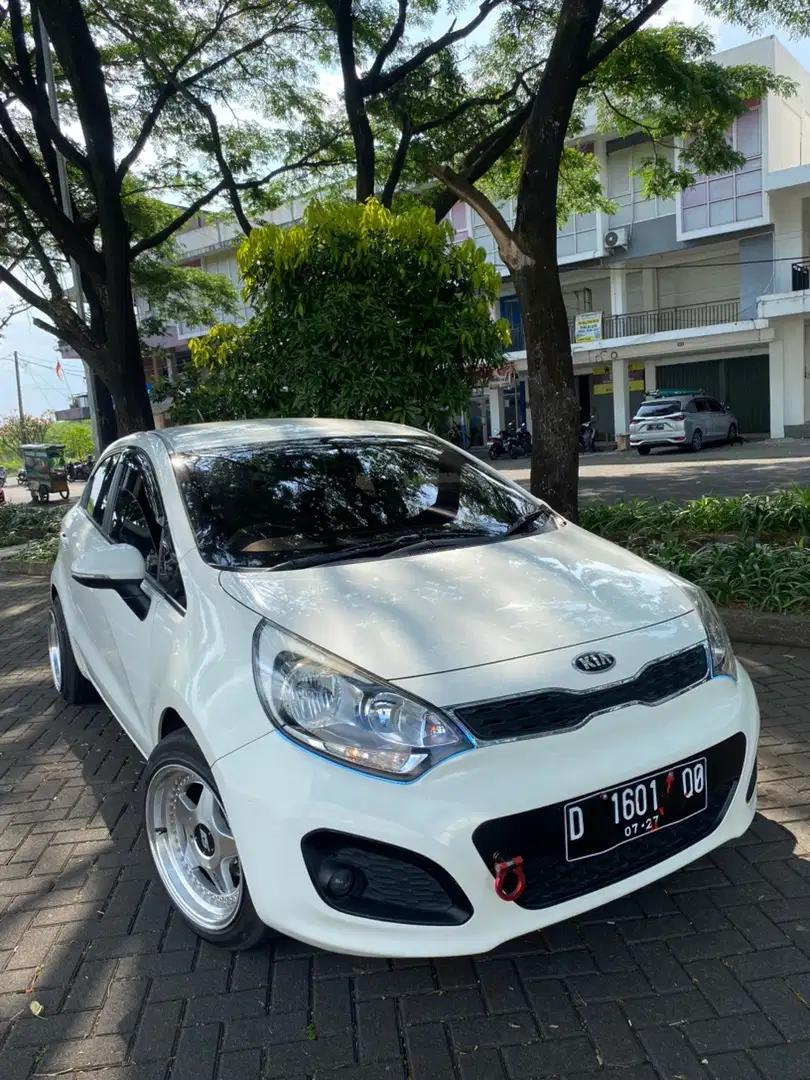 Jual cepat kia rio 2012