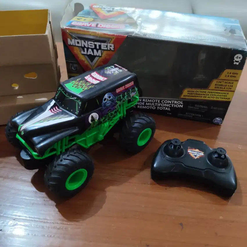 Remote Control Monster Jam Grave Digger Spin Master Original Lengkap