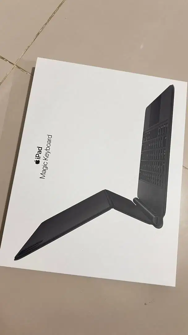 Magic Keyboard masih sangat baru. Harga nego