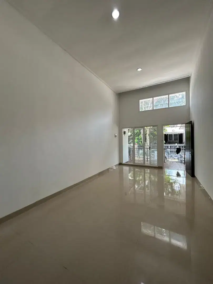 Rumah cantik mewah siap huni dekat stasiun Kencana Loka BSD