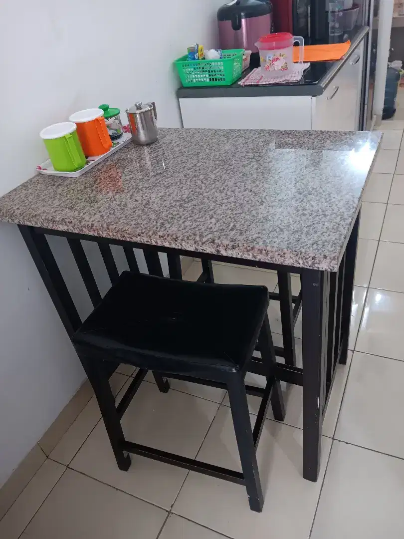 Dijual meja makan granit 1 set informa