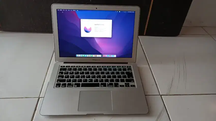 Macbook Air 13 inch 2015 Memory 8GB, SSD 256GB