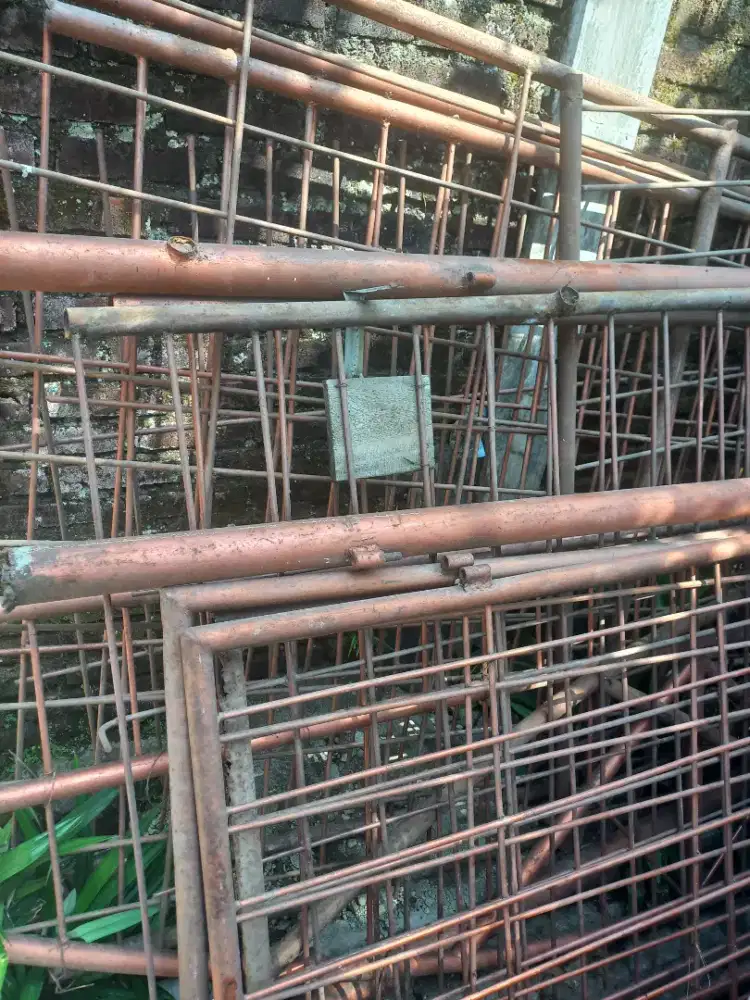 Jual besi kurang lrbih 100kg