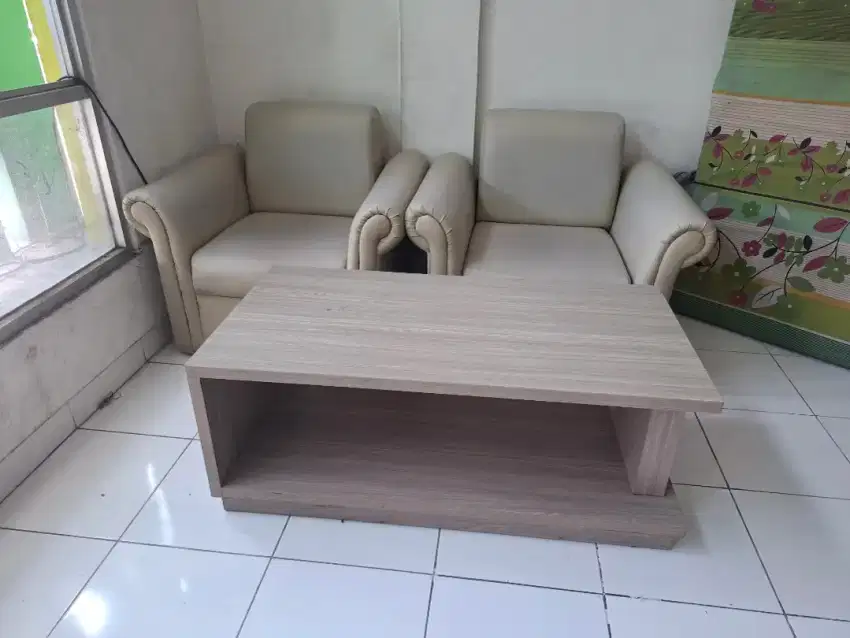 Sofa dan Meja Bekas Bagus Cikarang