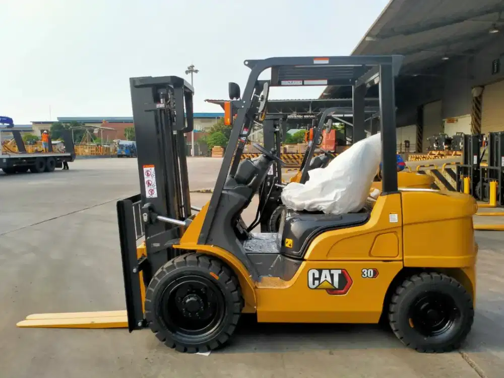 Forklift Caterpilar Baru Bekas