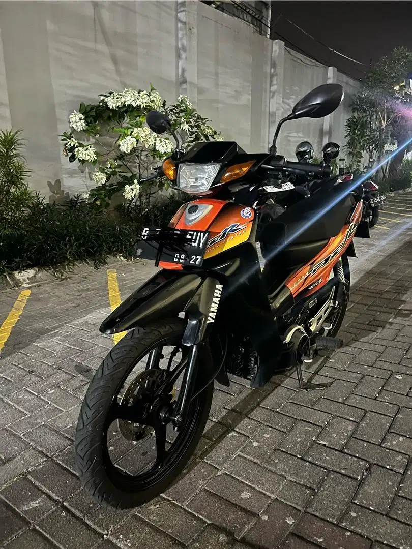 Yamaha F1ZR 2003 hitam orange