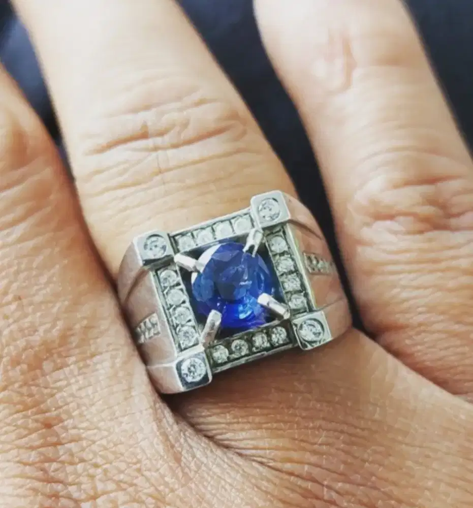 Blue safir batu cincin permata blue sapphire