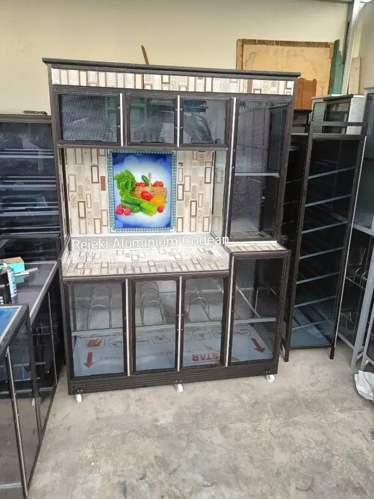 Rak piring 4 pintu jumbo roda