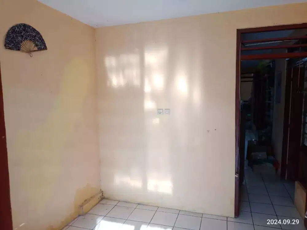 DIJUAL DAN/ATAU DIKONTRAKAN SEMENTARA,  RUMAH HUNIAN KELUARGA