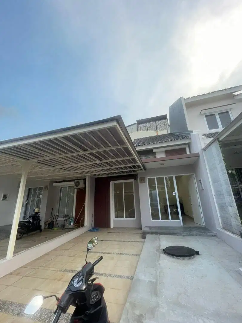 Disewakan rumah di cluster grand galaxy