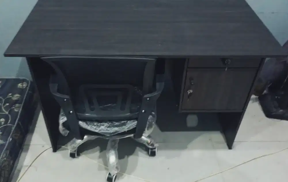 MEJA KERJA / KANTOR + KURSI KERJA / KANTOR BARU COD FREE ONGKIR