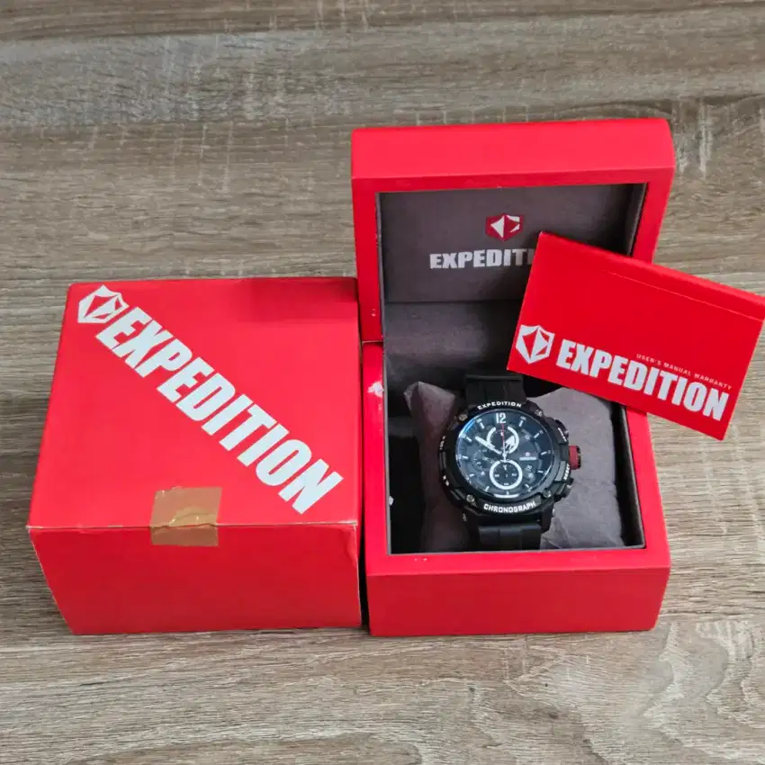 Preloved Expedition E 6781 M warna hitam Fullset Likenew