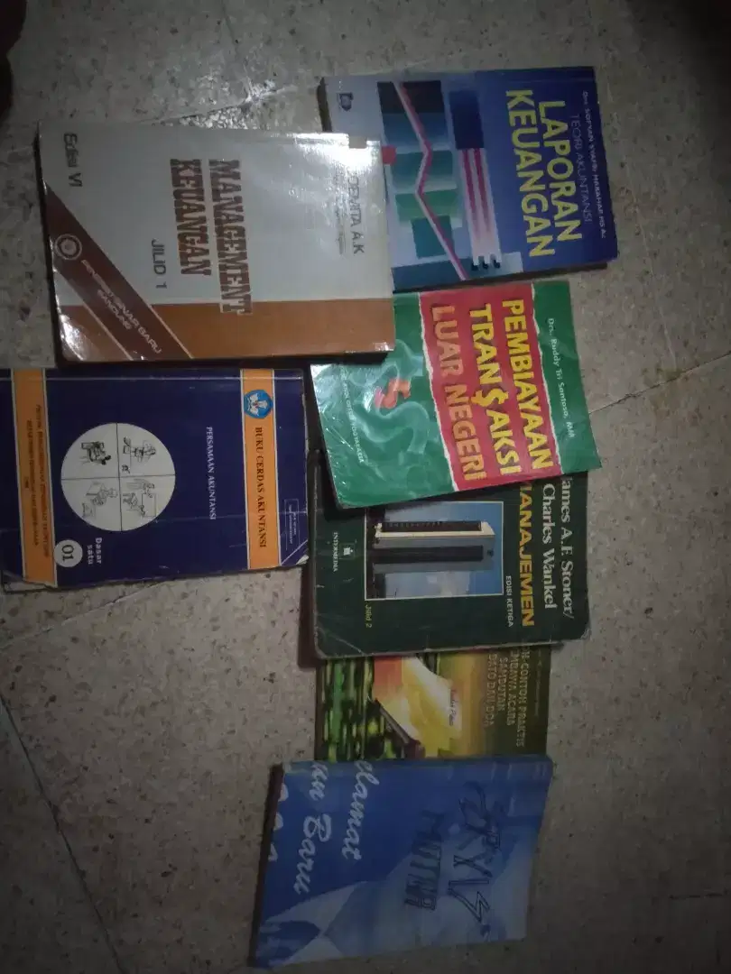 Dijual buku kuliah jurusan akutansi