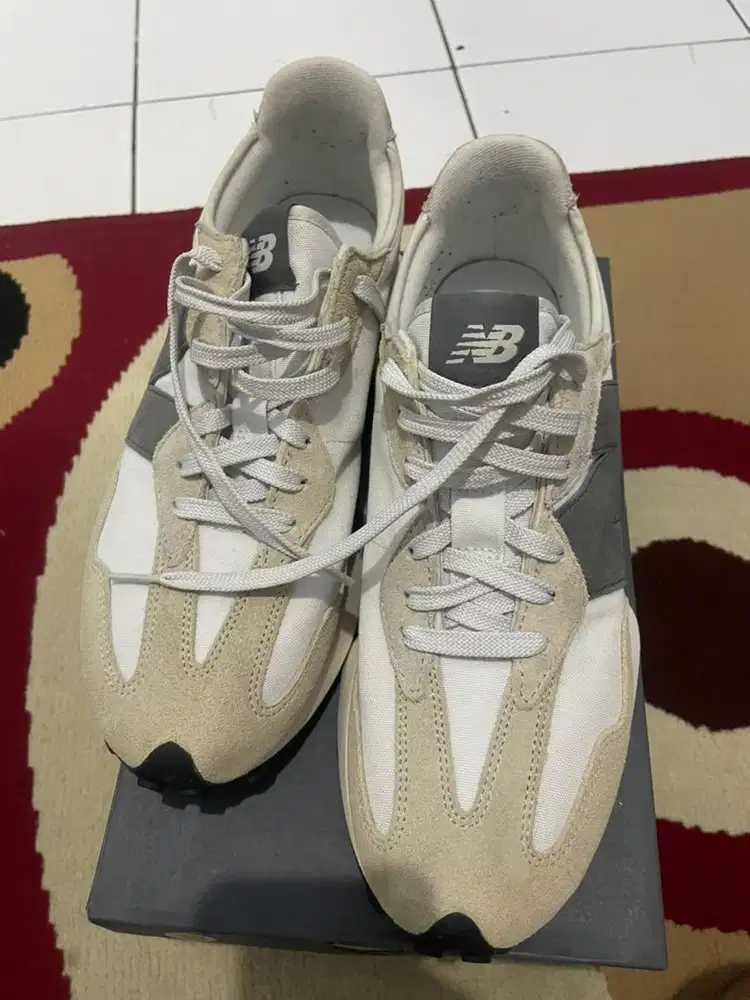 New Balance 327