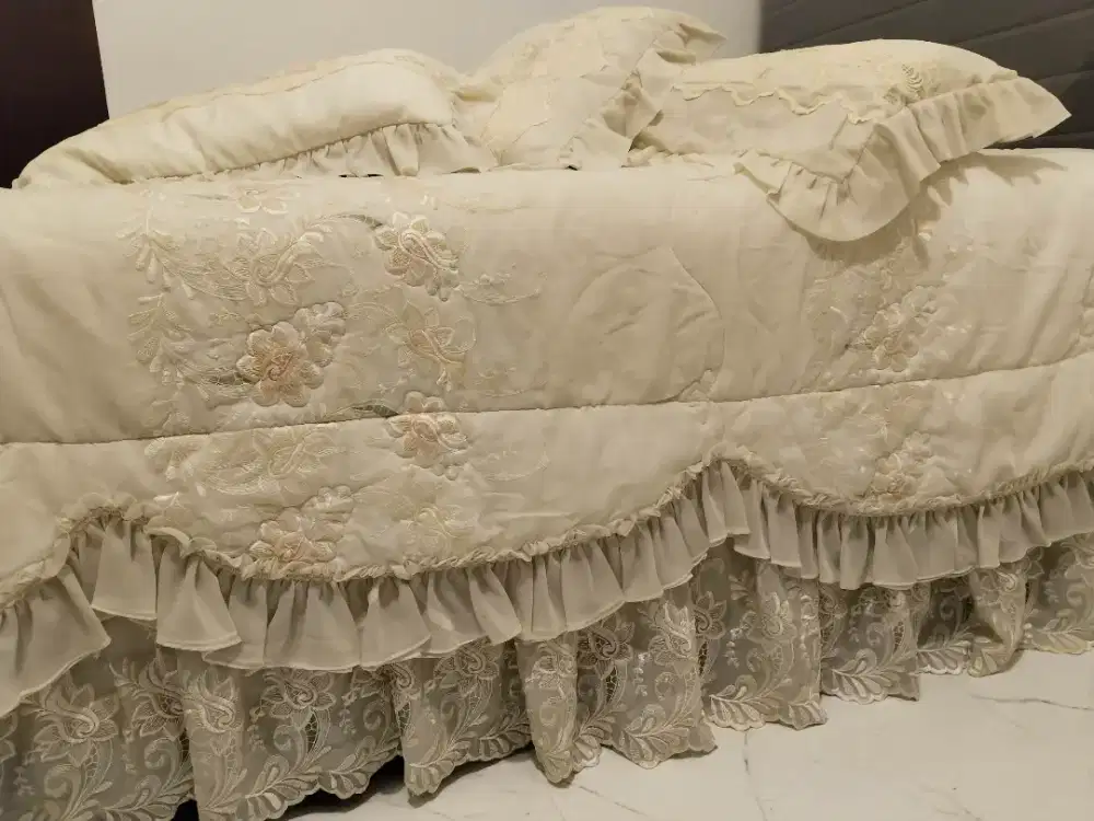 Bedcover renda pengantin