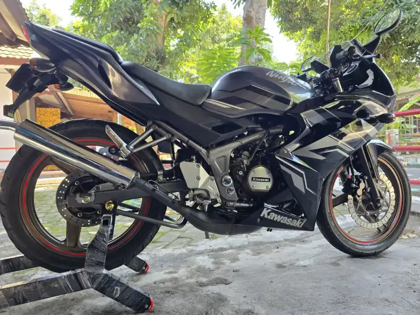 Kawasaki Ninja 150 RR Edisi Terakhir Istimewa Low KM