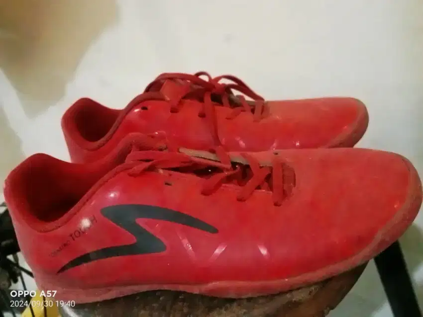 sepatu futsal murah berkualitas