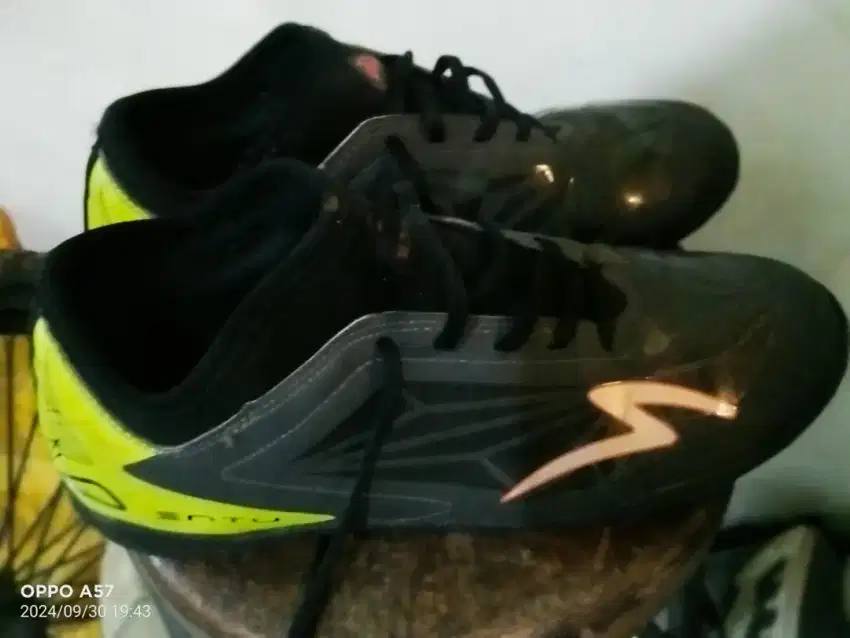 sepatu futsal murah