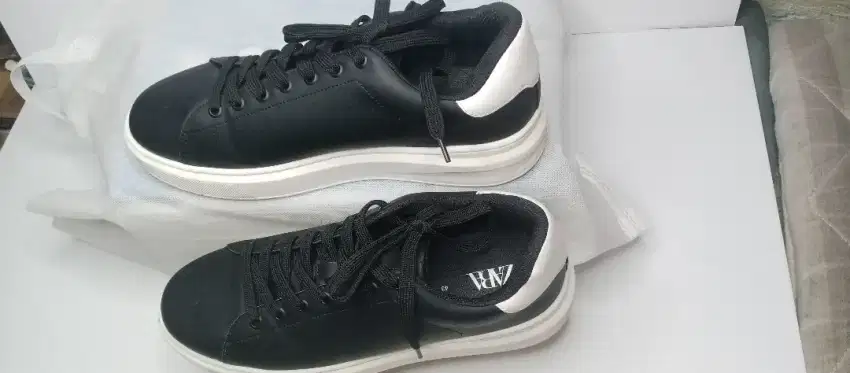 sepatu kerja size 43 black ZA RA original Preloved bekas sol bagus