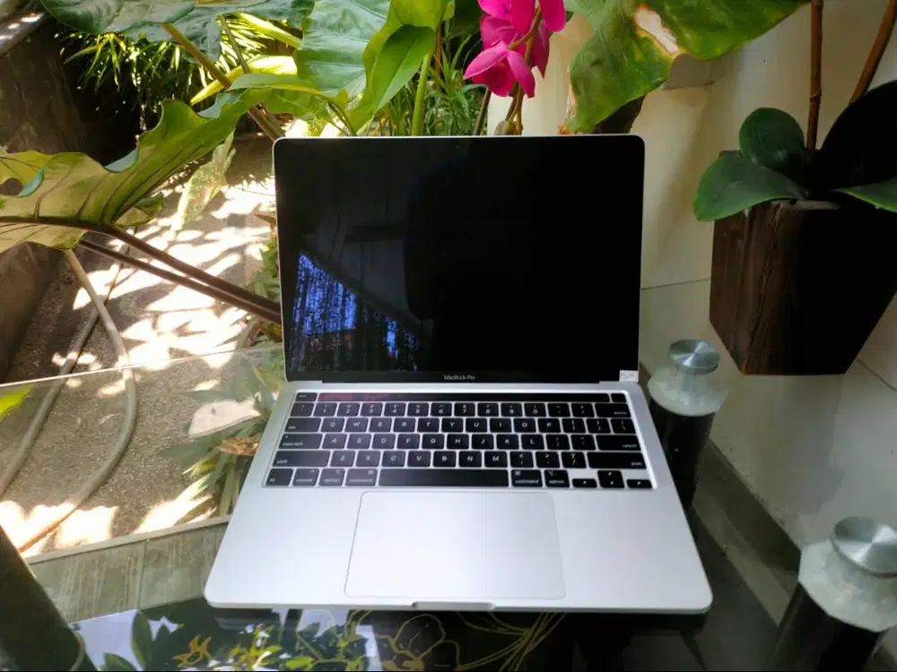 2020 Macbook Pro 13 inch Touchbar i7/32GB/1TB - spek Monster