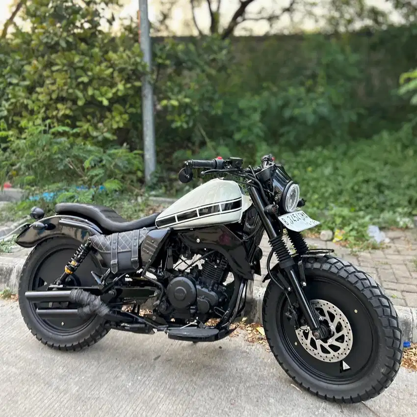 MOTOR CUSTOM BOBBER BENELLI UP TO 200cc BASIC YAMAHA BYSON