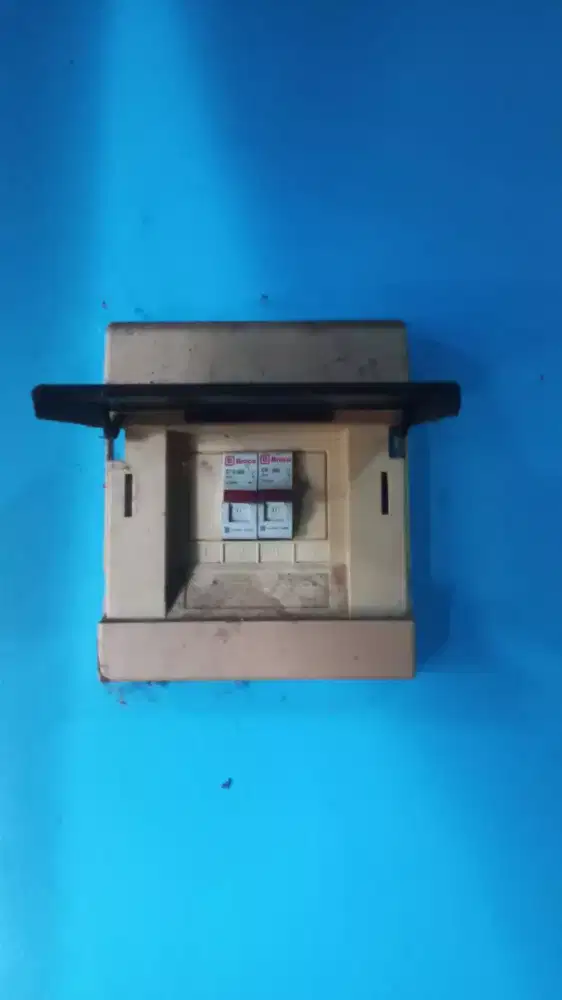 Teknisi listrik, pompa air, kran, kloset, wastafel, water heater, dll