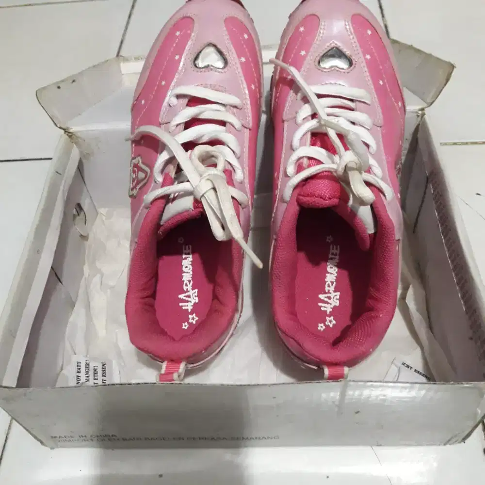 Sepatu Pink keren