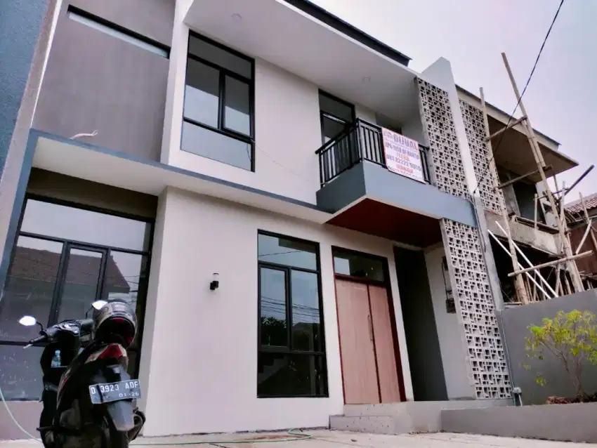 Rumah minimalis siap huni di kolenang Turangga Bandung