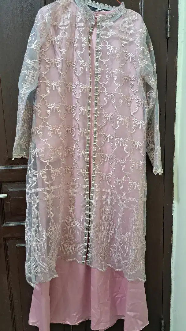 Dress kondangan wanita