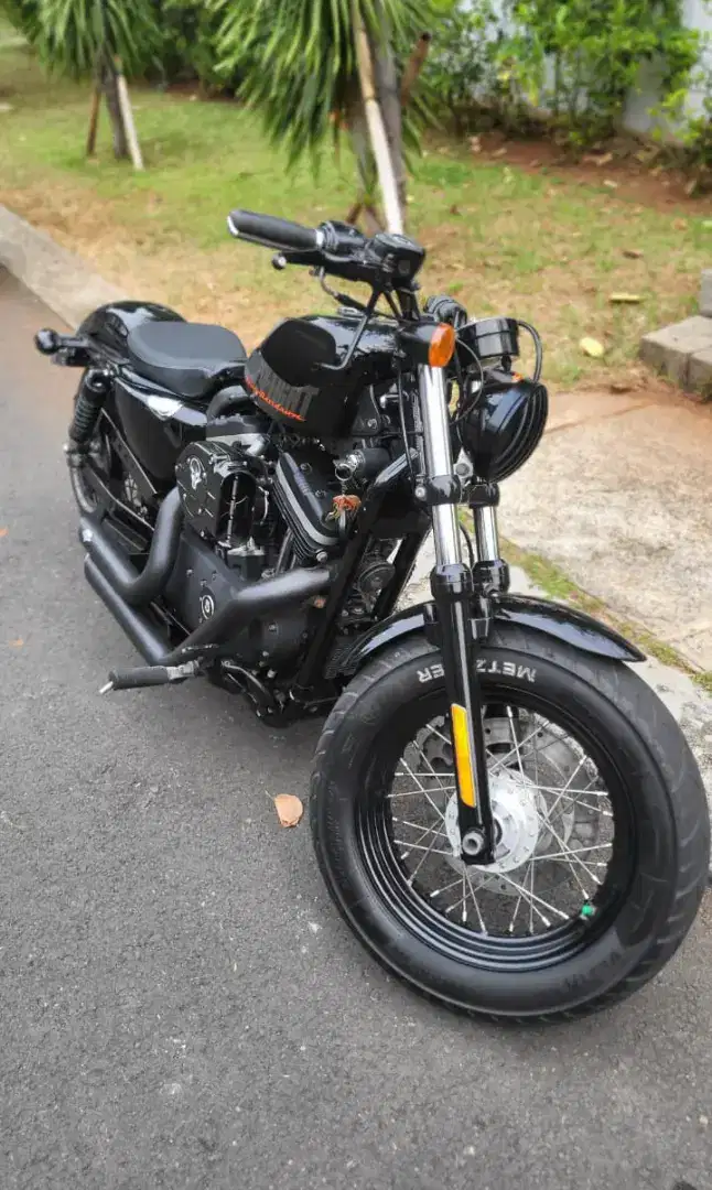 HARLEY DAVIDSON XL 1200X 2012 HITAM