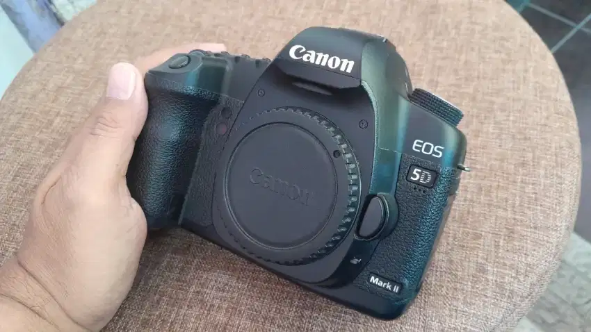 Canon 5d mark 2 like new