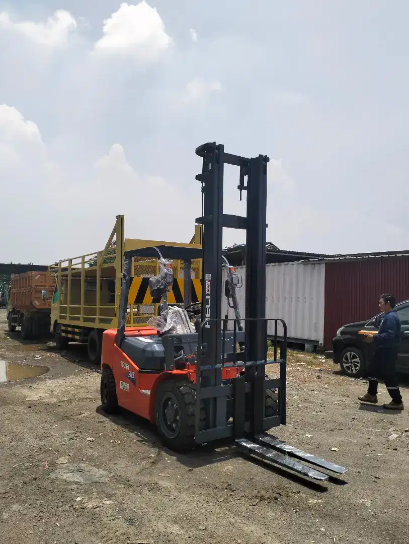 Jual Forklift HELI 3 Ton Lifting 5 Meter Engine MITSUBISHI S4S JAPAN