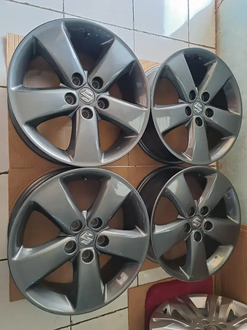 Velg Oem Suzuki Grand Vitara R17 5x114