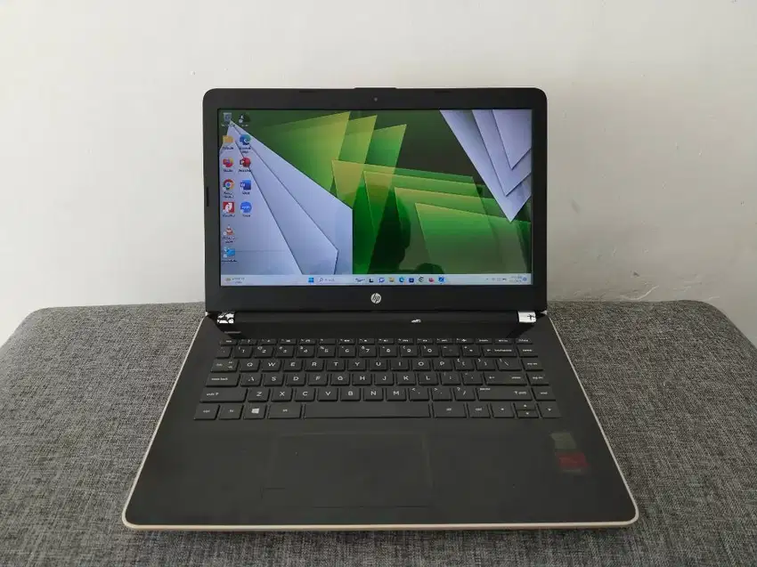 HP i3 gen 6 double VGA