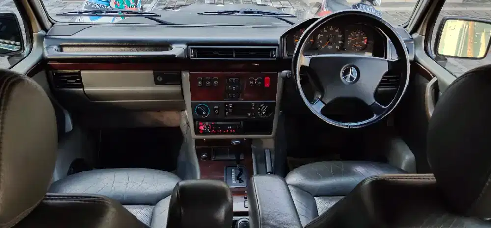 Dijual Jeep Mercy Mercedes Benz G300 Orisinil