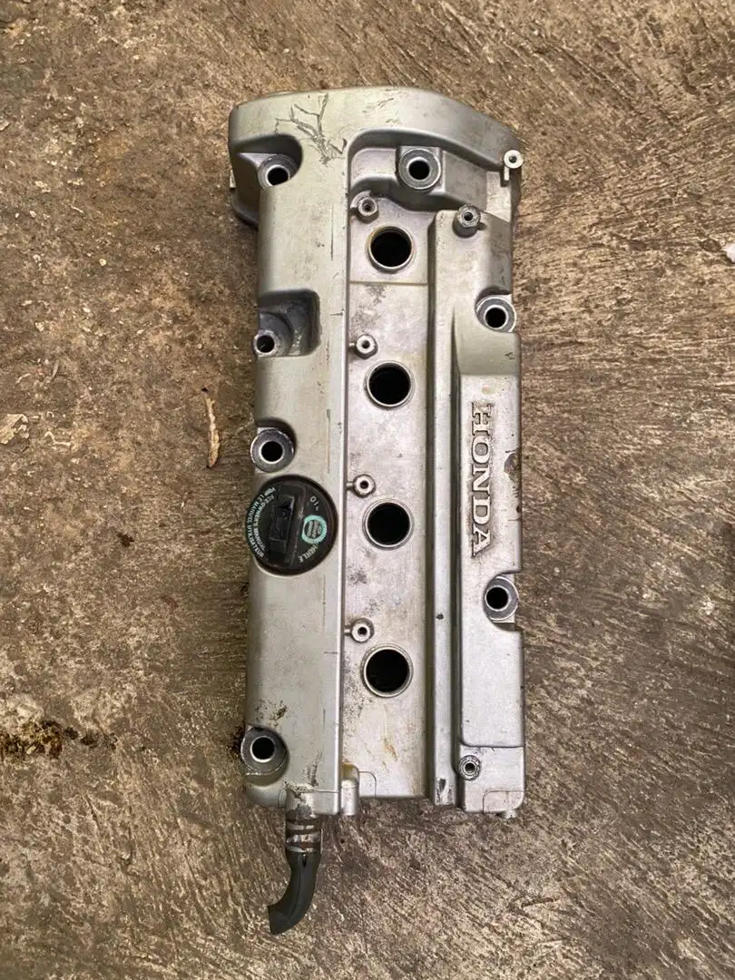 Cylinder Head Cover CRV gen 2 2000cc