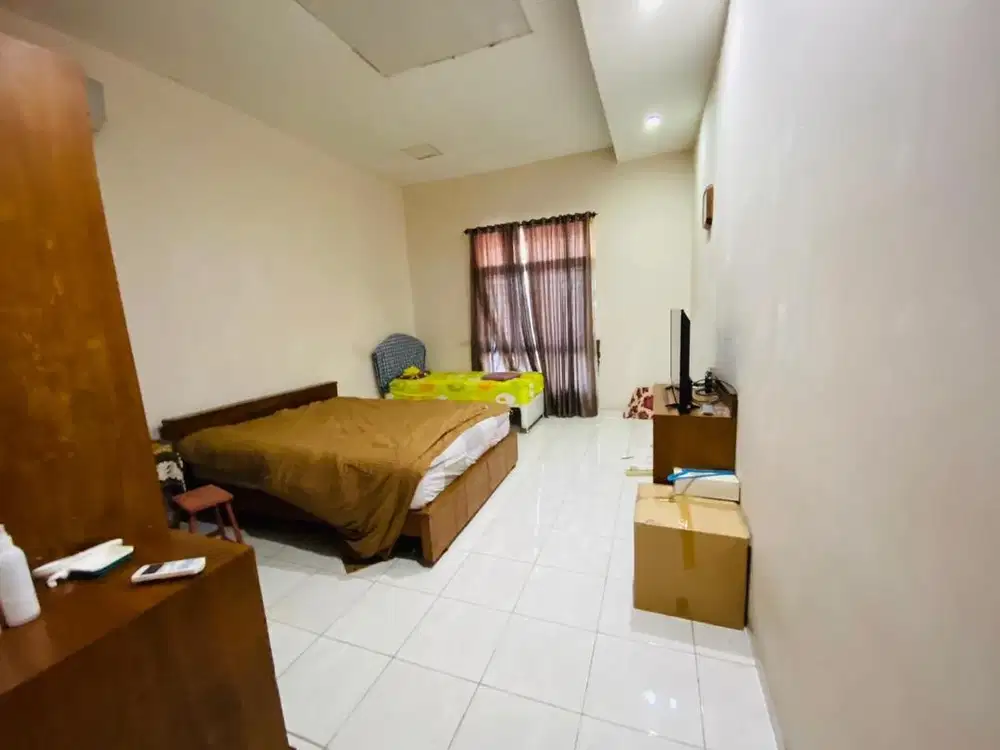 Rumah jalan raya majapahit semarang jawa tengah