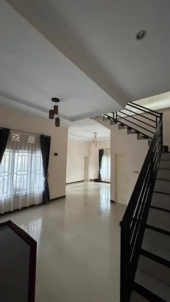 Dijual cepat rumah mewah lantai 2