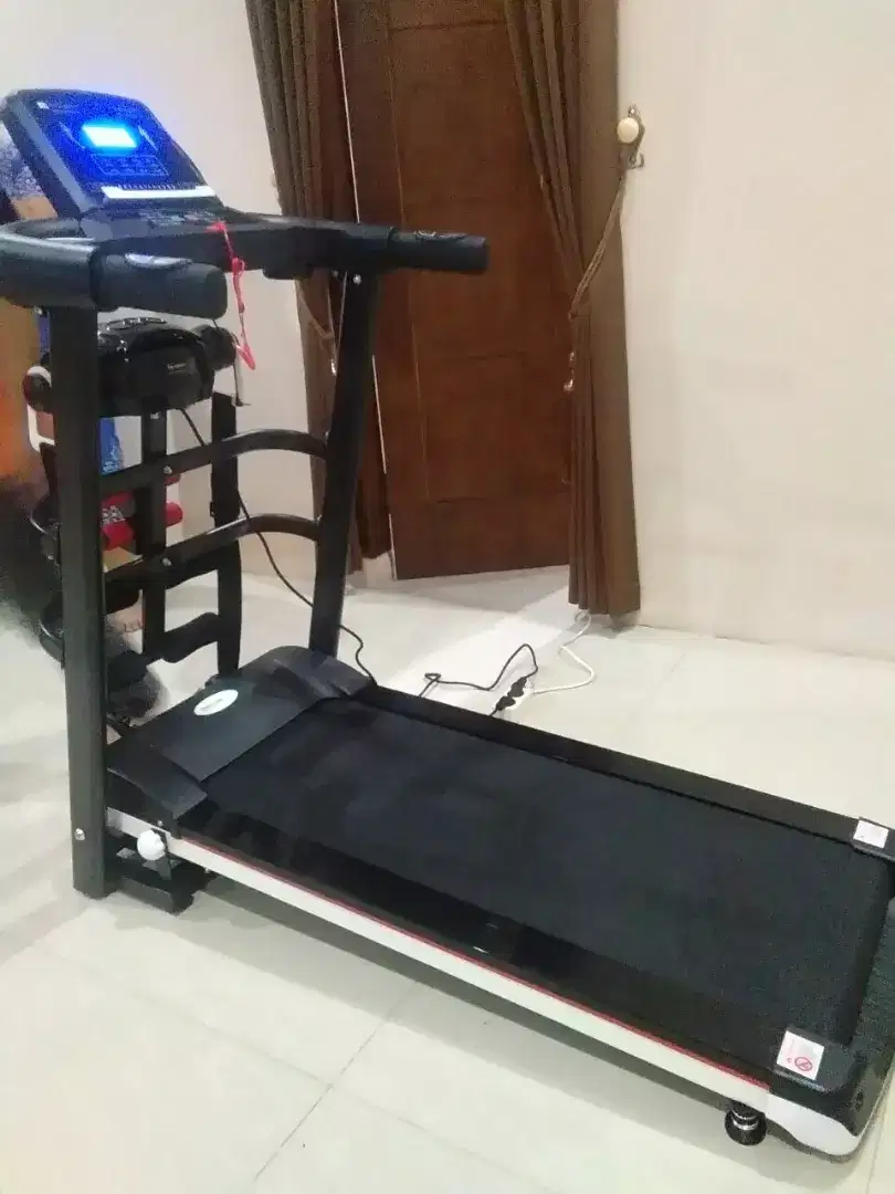 Alat fitnes treadmill elektrik TL 607 kokoh