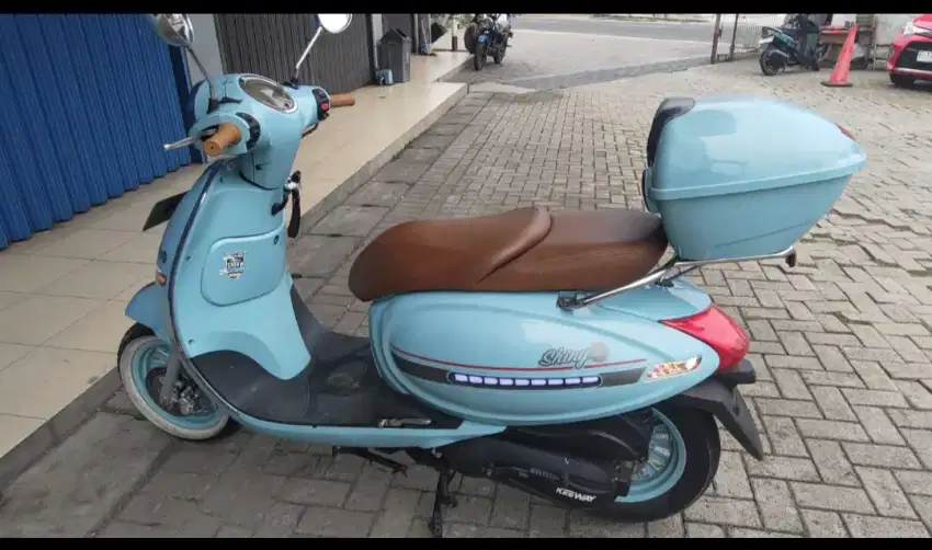 Keeway Shiny 150 biru muda