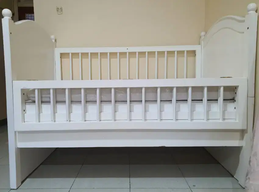 Babylux Baby Crib / Baby Cot