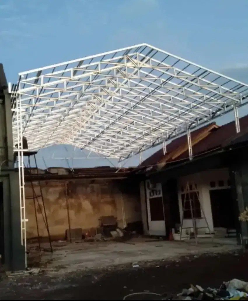 Tukang ahli atap bocor