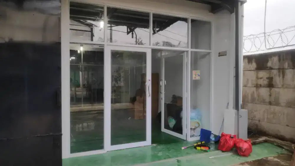 pintu kaca alumunium