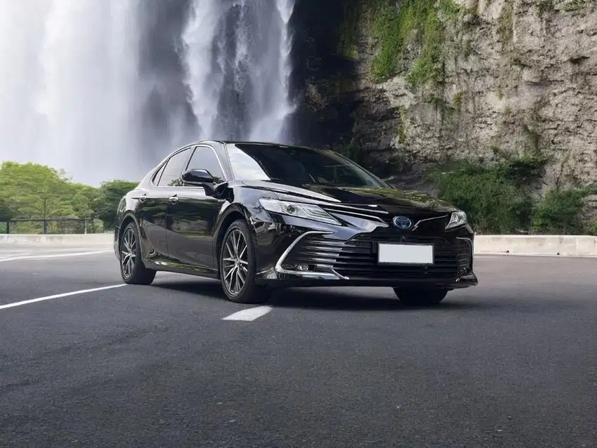 Toyota Camry hybrid At 2023/2024 km +/- 1.600