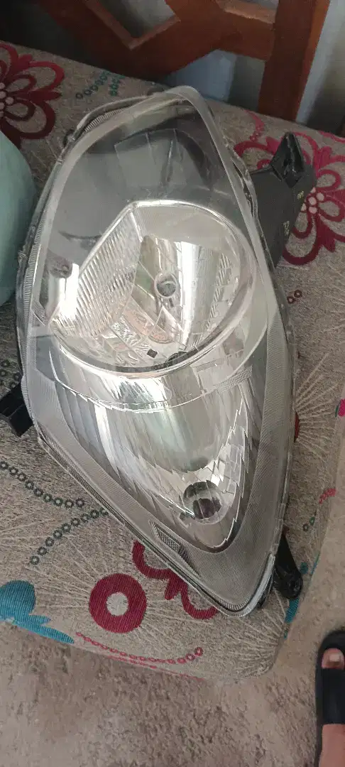 Lampu depan Ayla 1000cc Baru Original