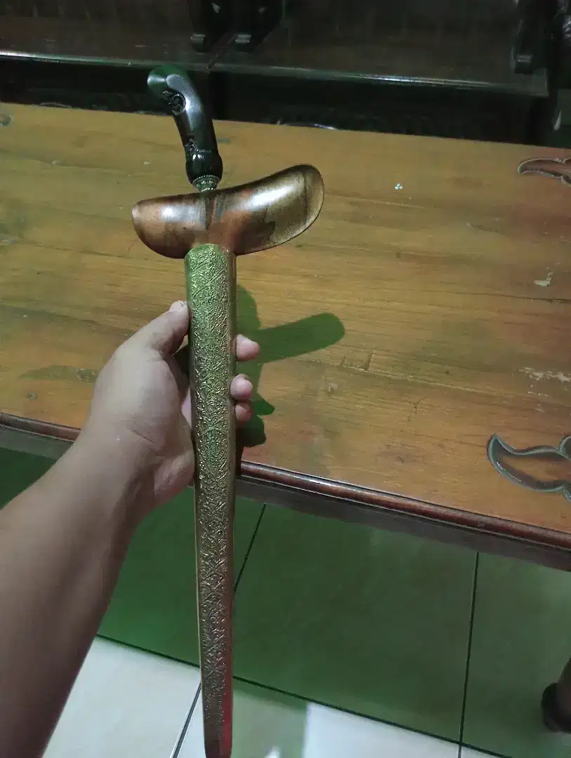 Keris jalak nyucup madu sepuh wingit nyandang komplit