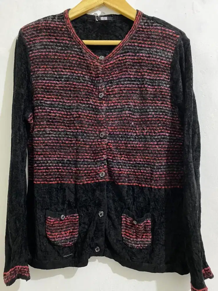 Cardigan lembut halus