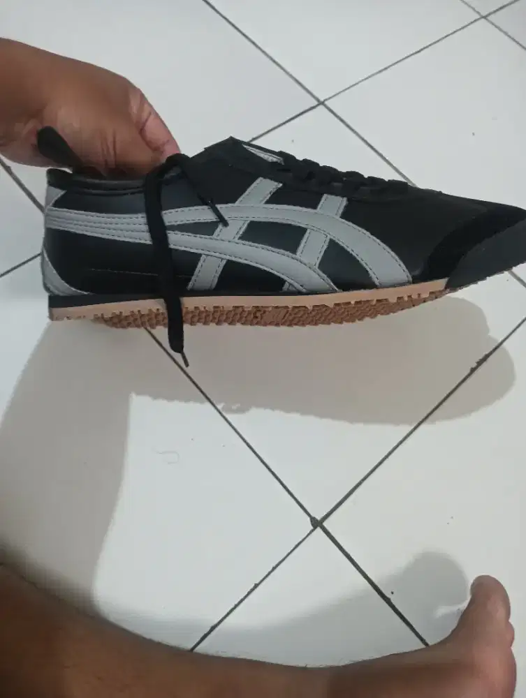 Onitsuka Tiger original ukuran 44 43 enak. barang sortiran pabrik